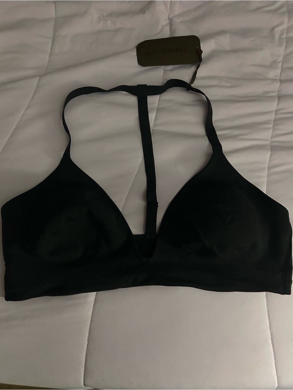 SKIMS Black Seamless T-Back Molded Bralette